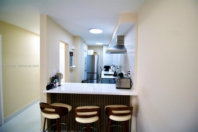 Building Photo - 1255 Collins Ave