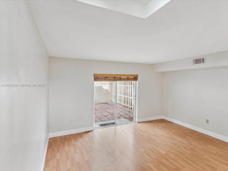 Building Photo - 390 NW 86th Pl
