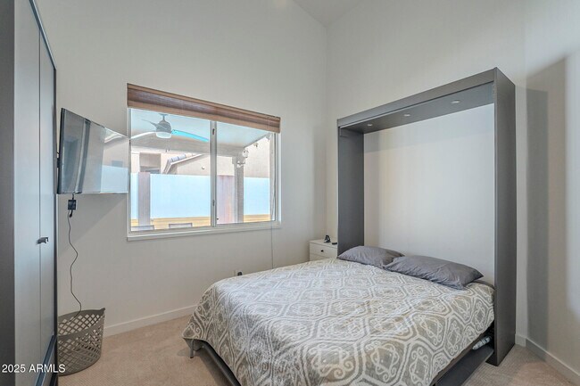 Building Photo - 9102 E Siesta Ln