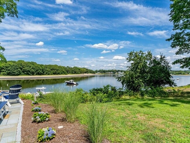 Building Photo - 1102 Buttonwoods Ave