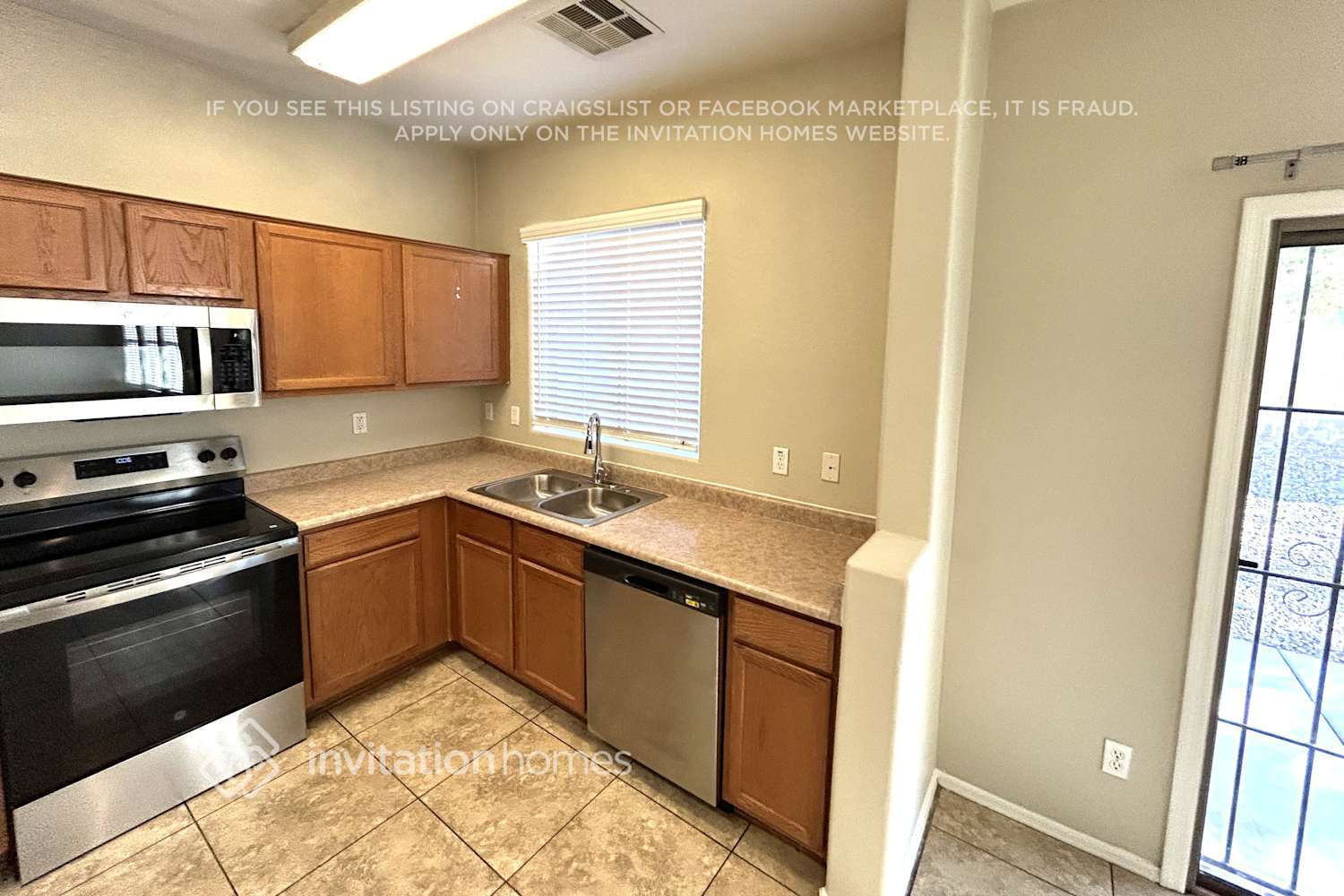 Building Photo - 7715 S 25th Ave