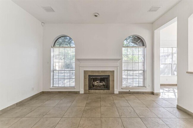 Building Photo - 15206 Evergreen Knoll Ln