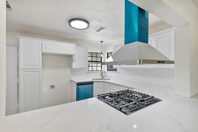 Building Photo - 504 Percival St