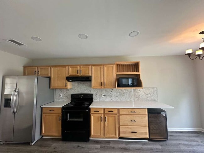 Building Photo - 15019 Edindale Dr