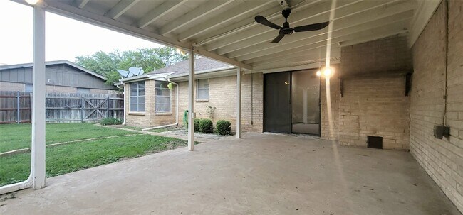 Building Photo - 5624 Woodway Dr