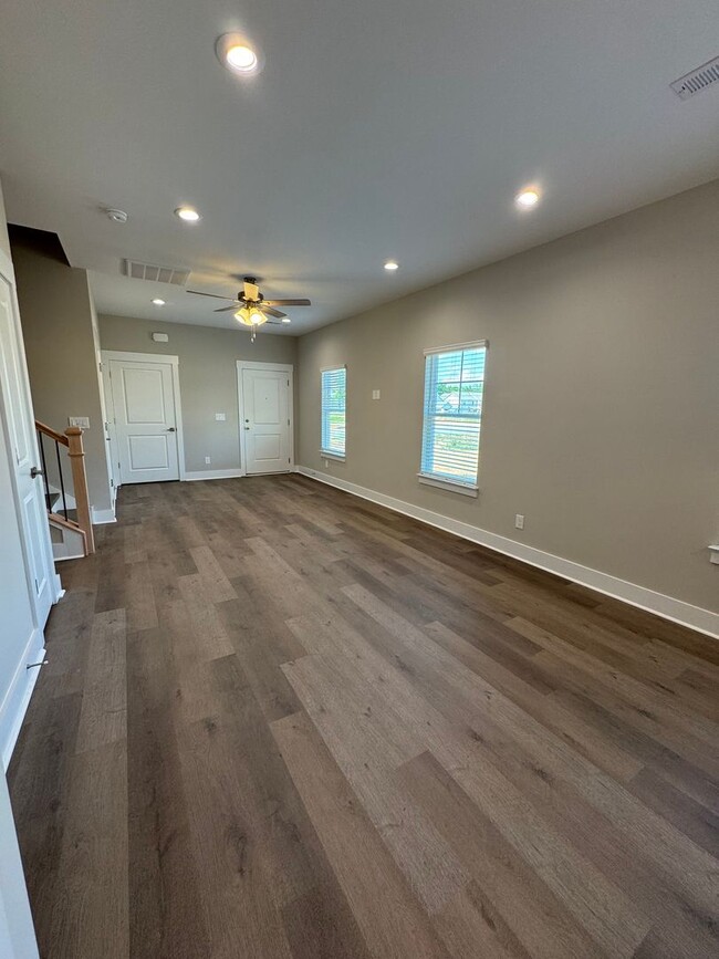 Building Photo - 103 Brawley Villas Pl