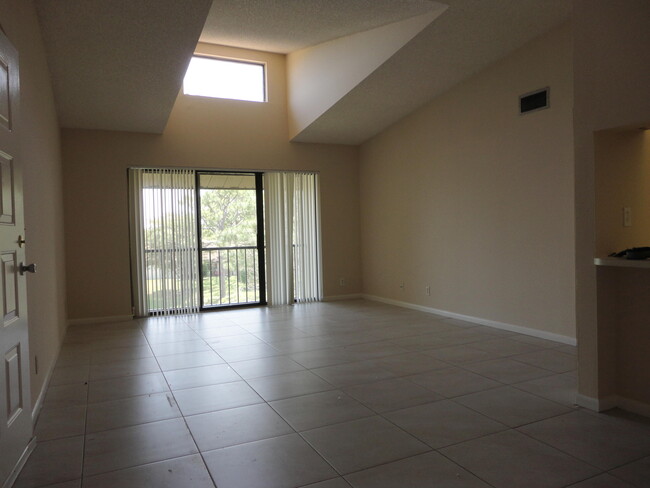 Building Photo - 617 Sea Pine Way