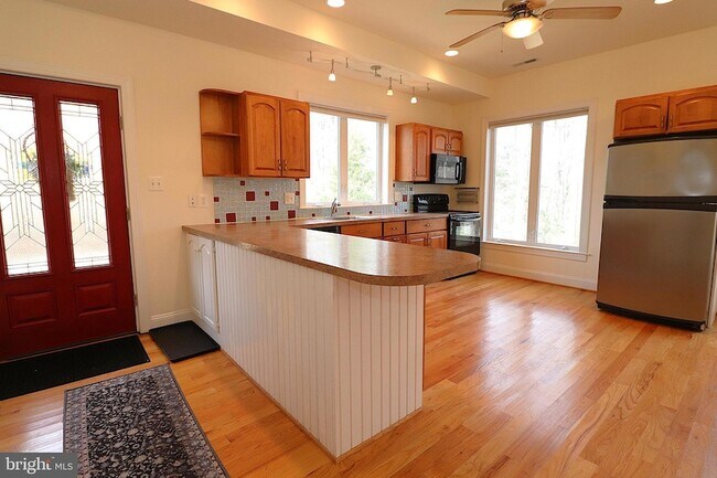 Building Photo - 118 Quaint Acres Dr