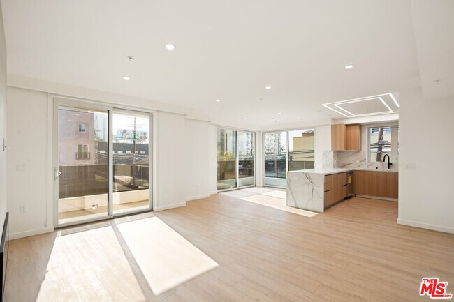 Primary Photo - 1414 S Beverly Dr