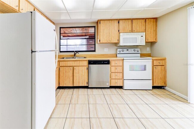 Building Photo - 10315 Fernbrook Ln