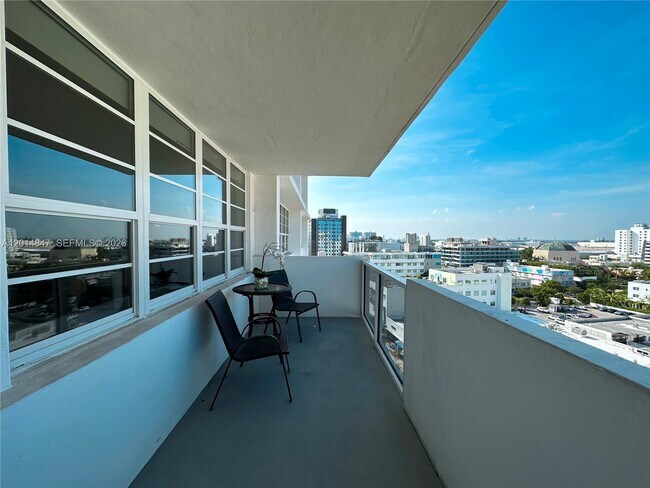 Building Photo - 100 Lincoln Rd