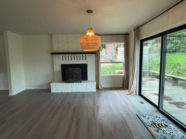 Building Photo - 1138 square feet Private Two bedroom, two bath upgraded home on 4 acres, 1 car garage, chicken co...