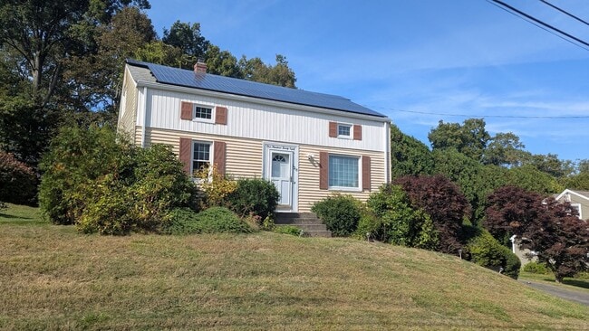 Building Photo - ***Please Respond Directly to the Online Listing, Calls May Not Be Returned***