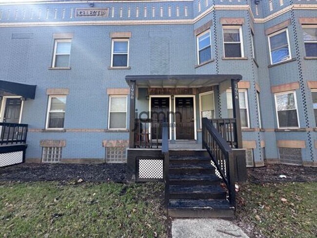 Building Photo - 1960 W 65th St
