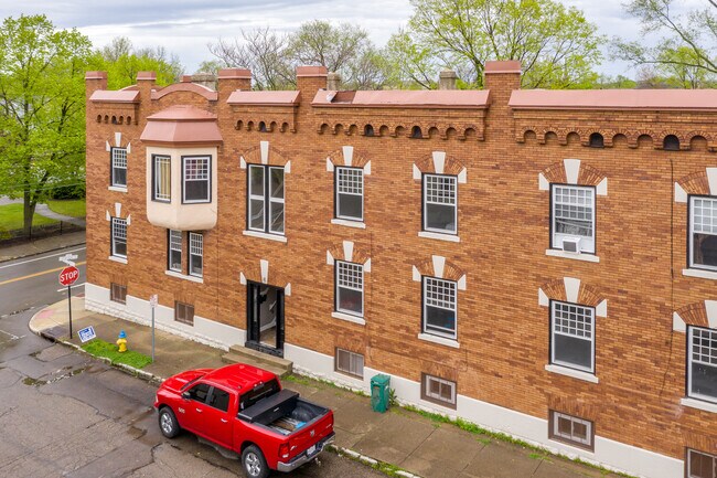 Building Photo - 6 McClure St