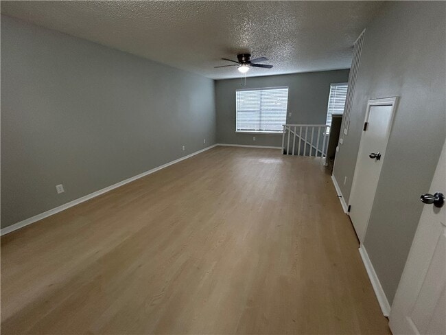 Building Photo - 1379 E Sequoyah Ct