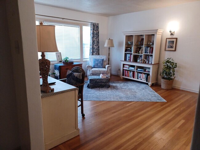 Spacious and sunny living room with walk-in storage closet - 408 45th St
