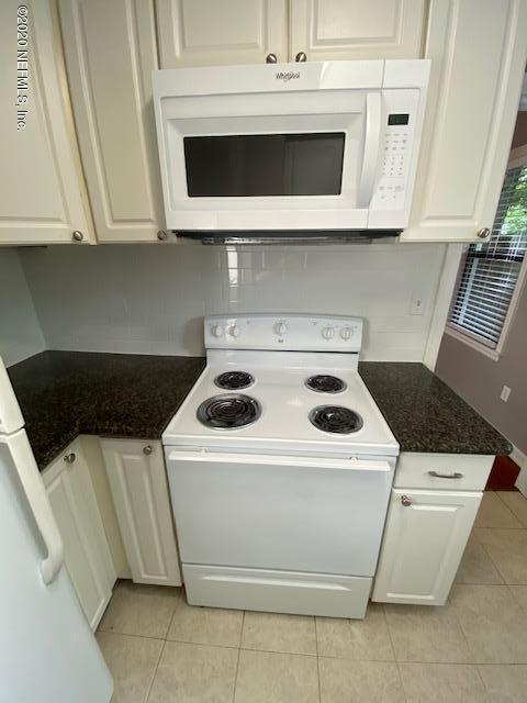 Building Photo - 4565 Royal Ave