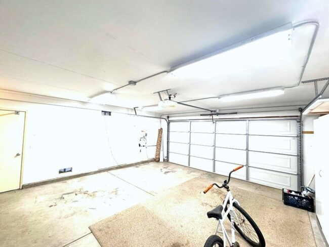 Building Photo - Beautiful Single Story House - OVERSIZED lot in the sought after Vail Ranch Community right in th...