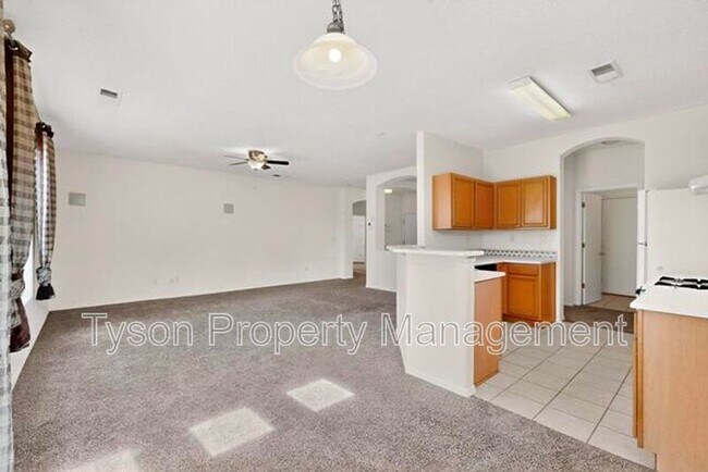 Building Photo - 10309 Longmont Pl NW