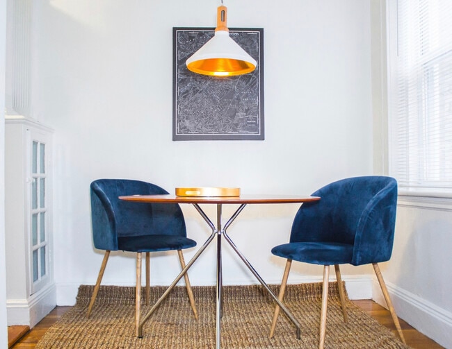 Building Photo - 151 Park Dr