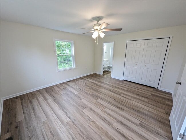 Building Photo - 118 Nelson Dr