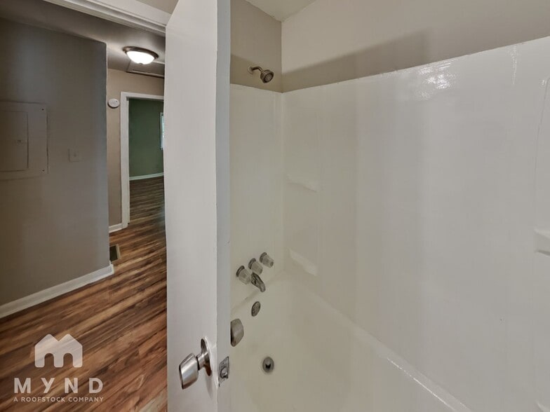 Building Photo - 502 Fairlane Cir NW