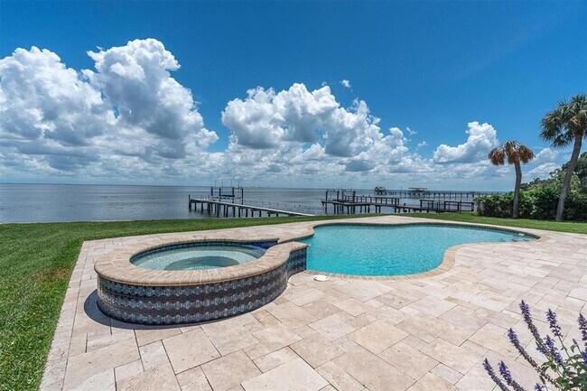 Building Photo - 5810 Bahama Shores Dr S