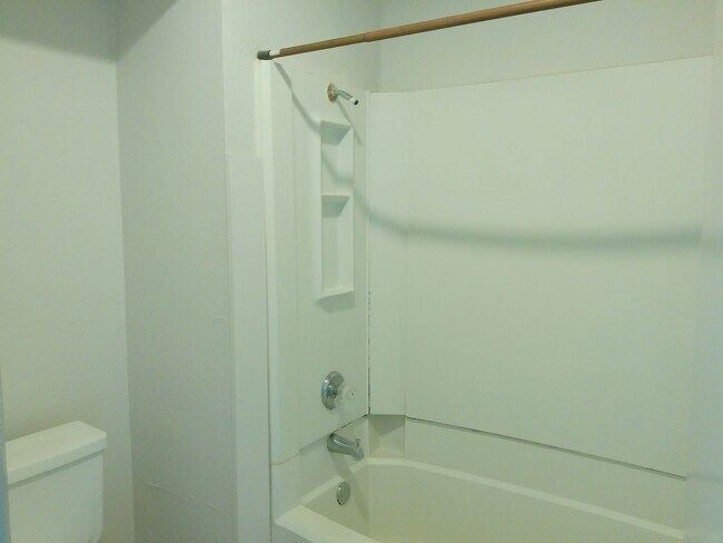 Building Photo - 2309 Capitan Dr