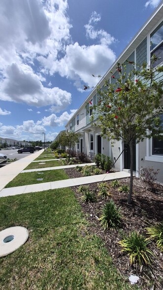 Building Photo - 3064 Skyline Lp