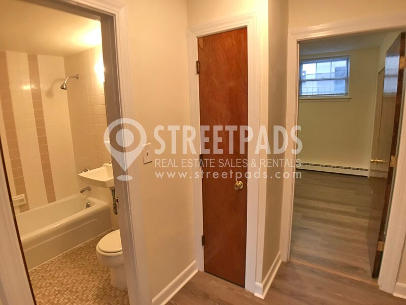 Building Photo - 160 N Beacon St