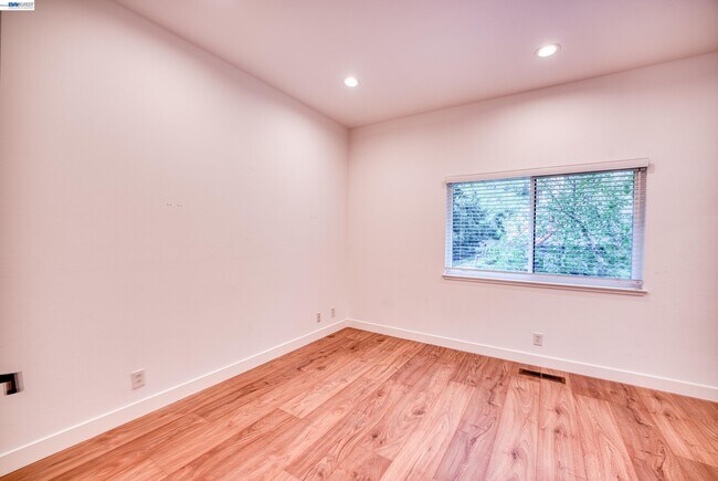 Building Photo - 535 Churchill Downs Ct