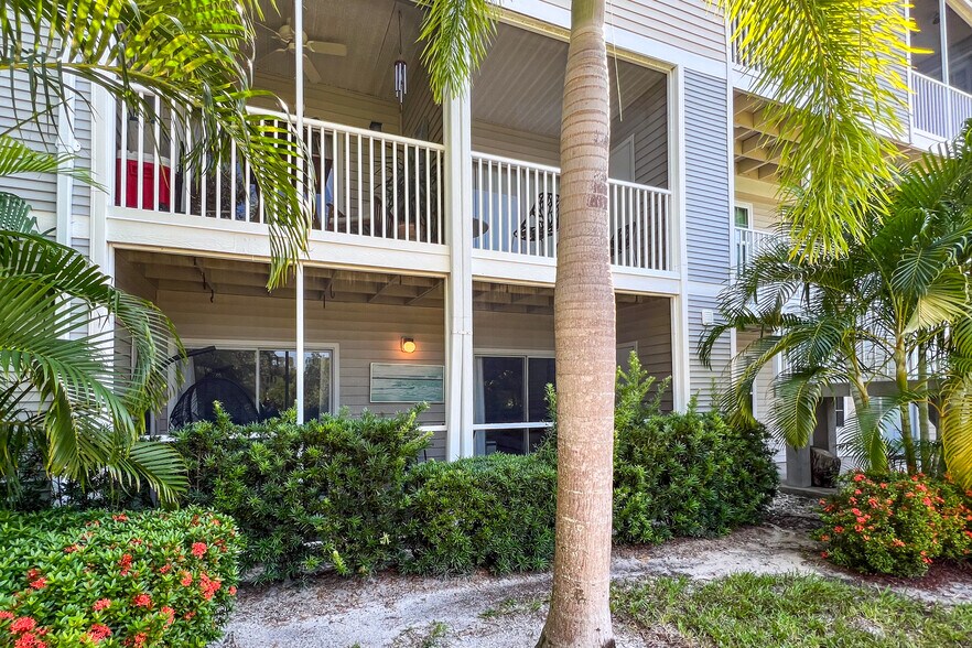 Building Photo - 850 S Tamiami Trl
