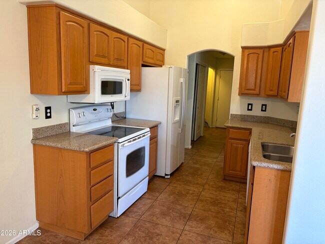 Building Photo - 222 W Caroline Ln