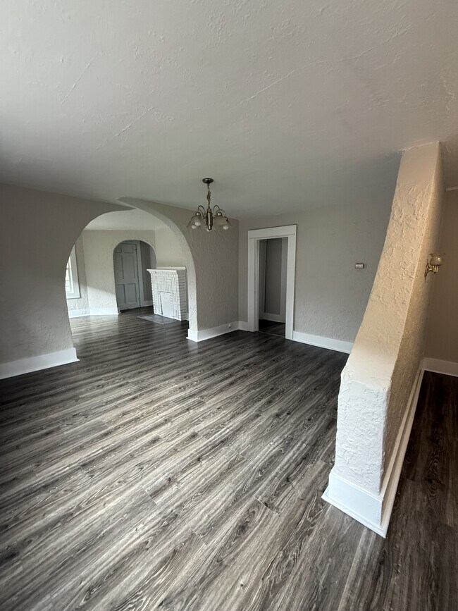 Building Photo - 1317 11th St N