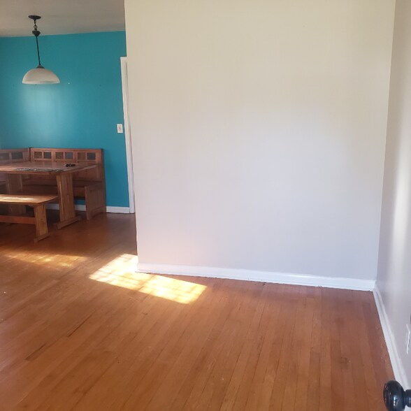 Building Photo - 4335 S 50th St