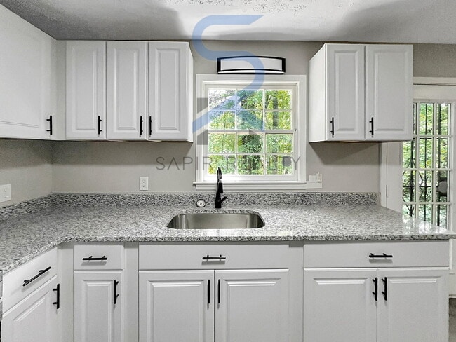 Building Photo - 5341 Ridgemere Ct