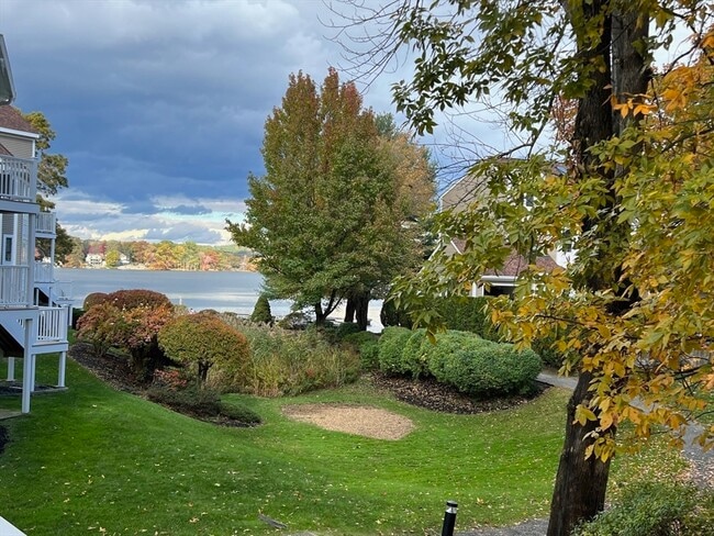 Building Photo - 46 Pointe Rok Dr