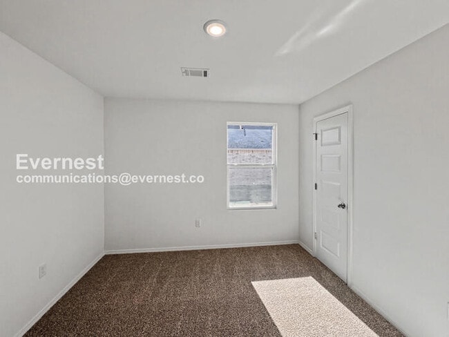 Building Photo - 1515 Ridgefield Cir