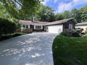 Building Photo - 3010-3012 Okemos Dr SE