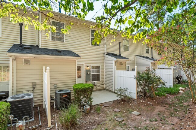 Building Photo - 3406 Tarleton W