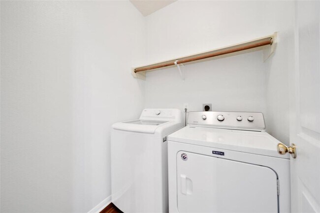 Building Photo - 2922 Green Valley Trail Dr