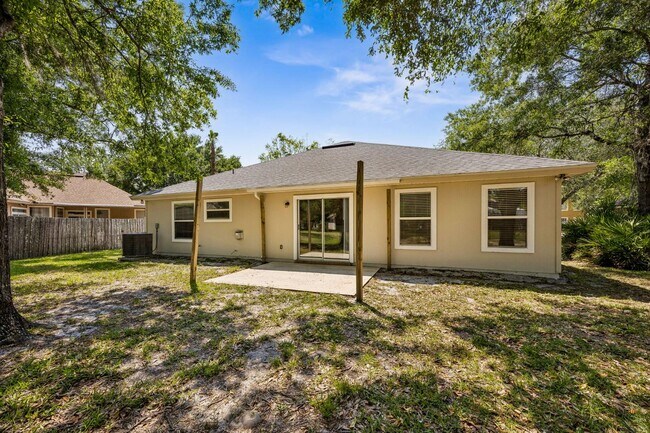 Building Photo - 12461 Richfield Blvd
