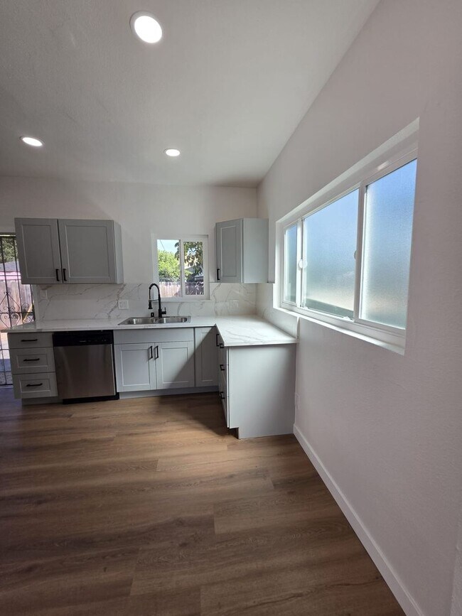 Building Photo - 3260-64 Steel Steet