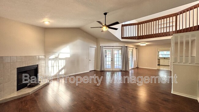 Building Photo - 8215 Saragoza Ct