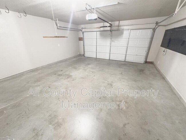 Building Photo - 2707 Burlington