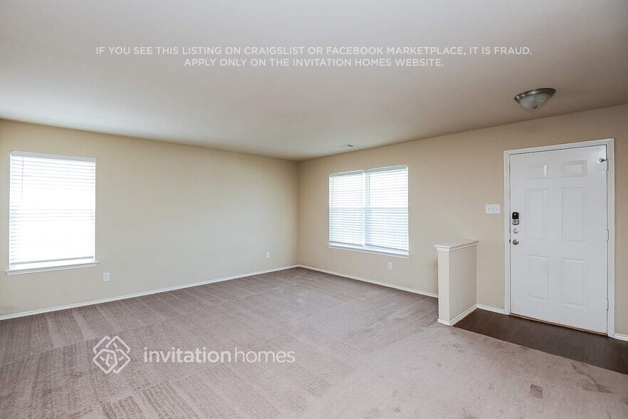Building Photo - 5028 Raymond Dr