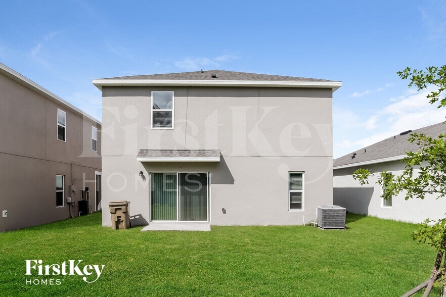 Building Photo - 4999 Royal Point Ave