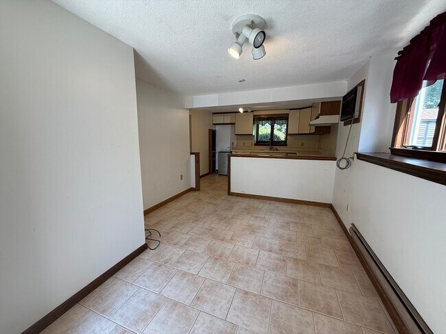 Building Photo - 9 Brookdale Cir