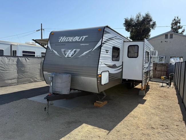 Building Photo - 34 Grube St